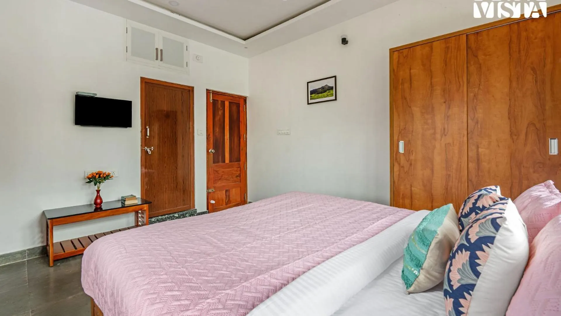 Stayvista At Misty Village - Bbq, Bonfire & Meals Pooppara Guest house